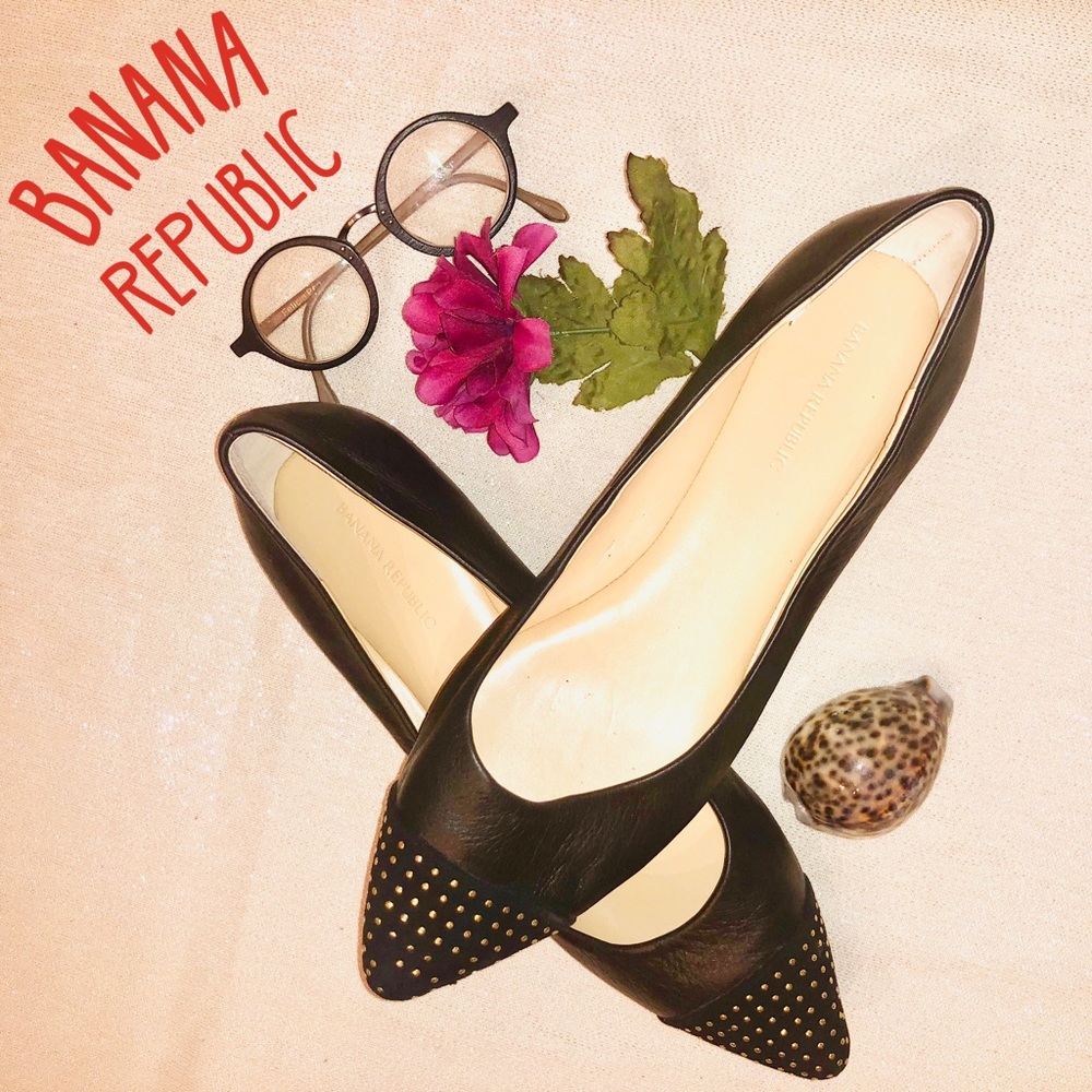 Banana Republic Black Ballet Flats
Size 10